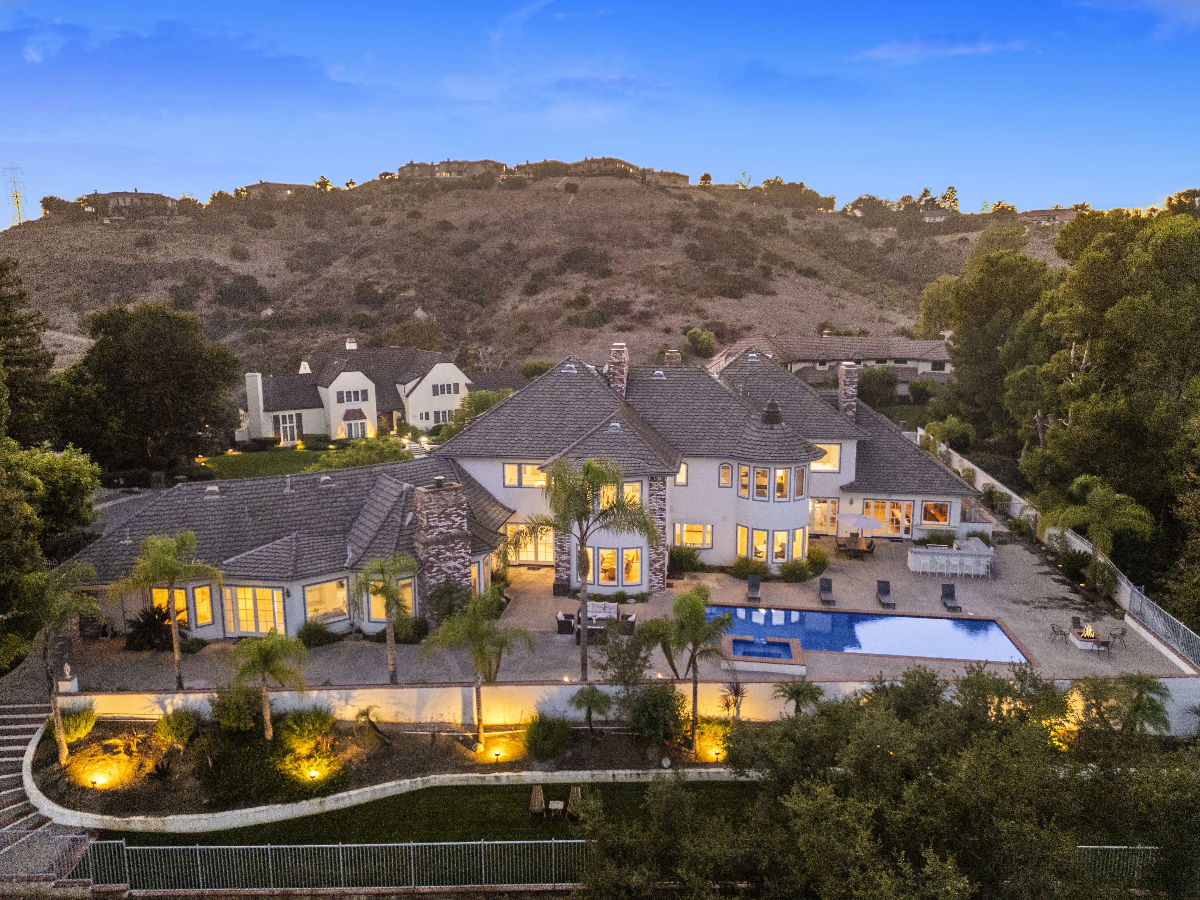 Luxury Oasis w/ Panoramic Views